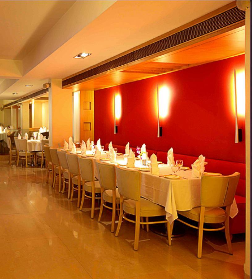 The Royal Orchid Hotel, Chembur Bombay Exterior foto
